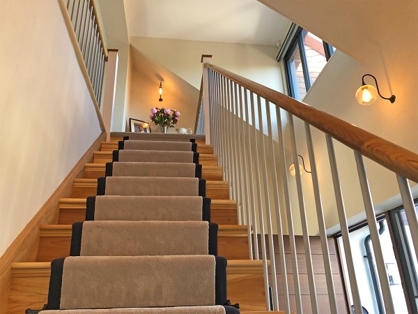 stair railing with metal balustrade